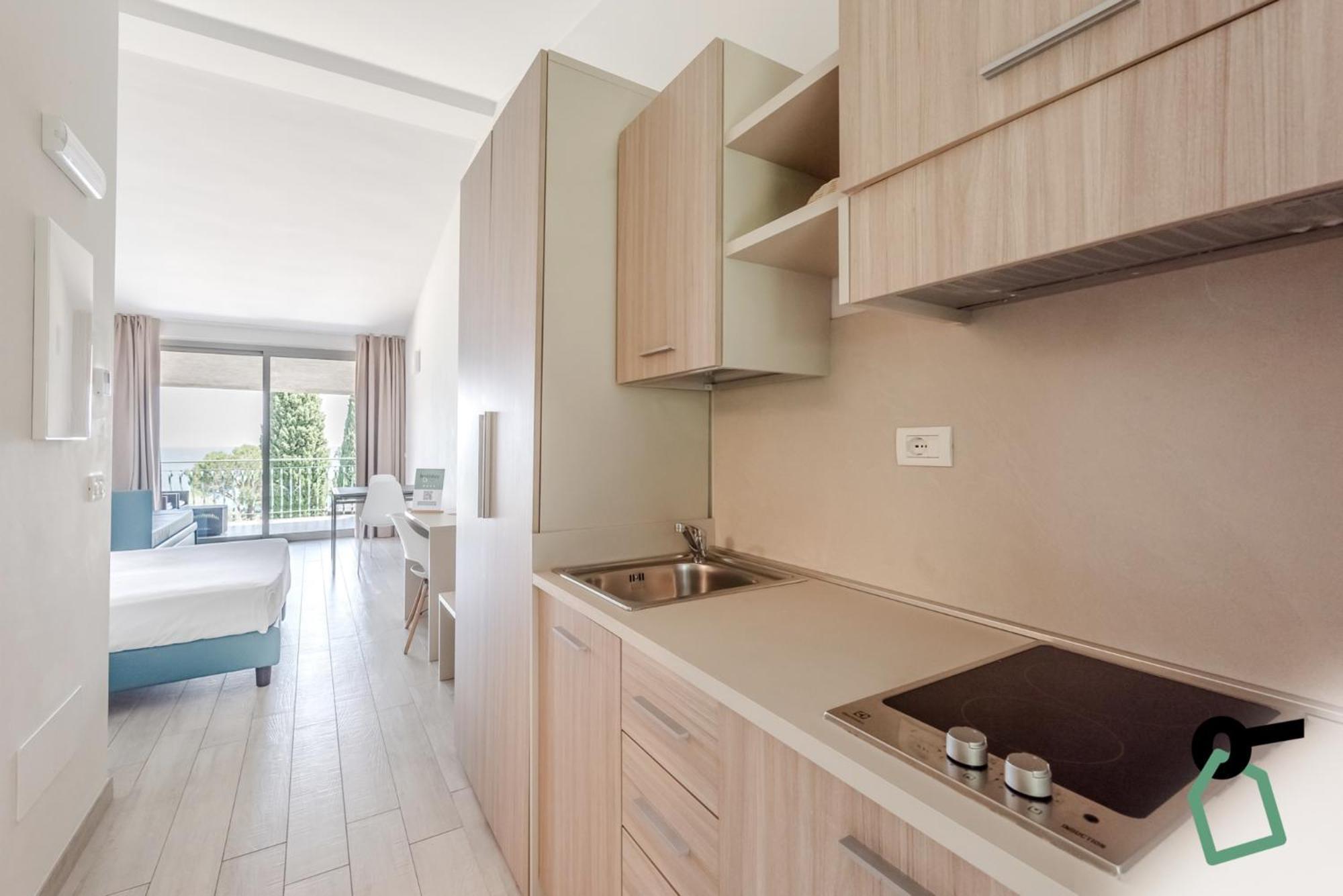 Hotiday Apartment Collection - Desenzano Desenzano del Garda Eksteriør billede