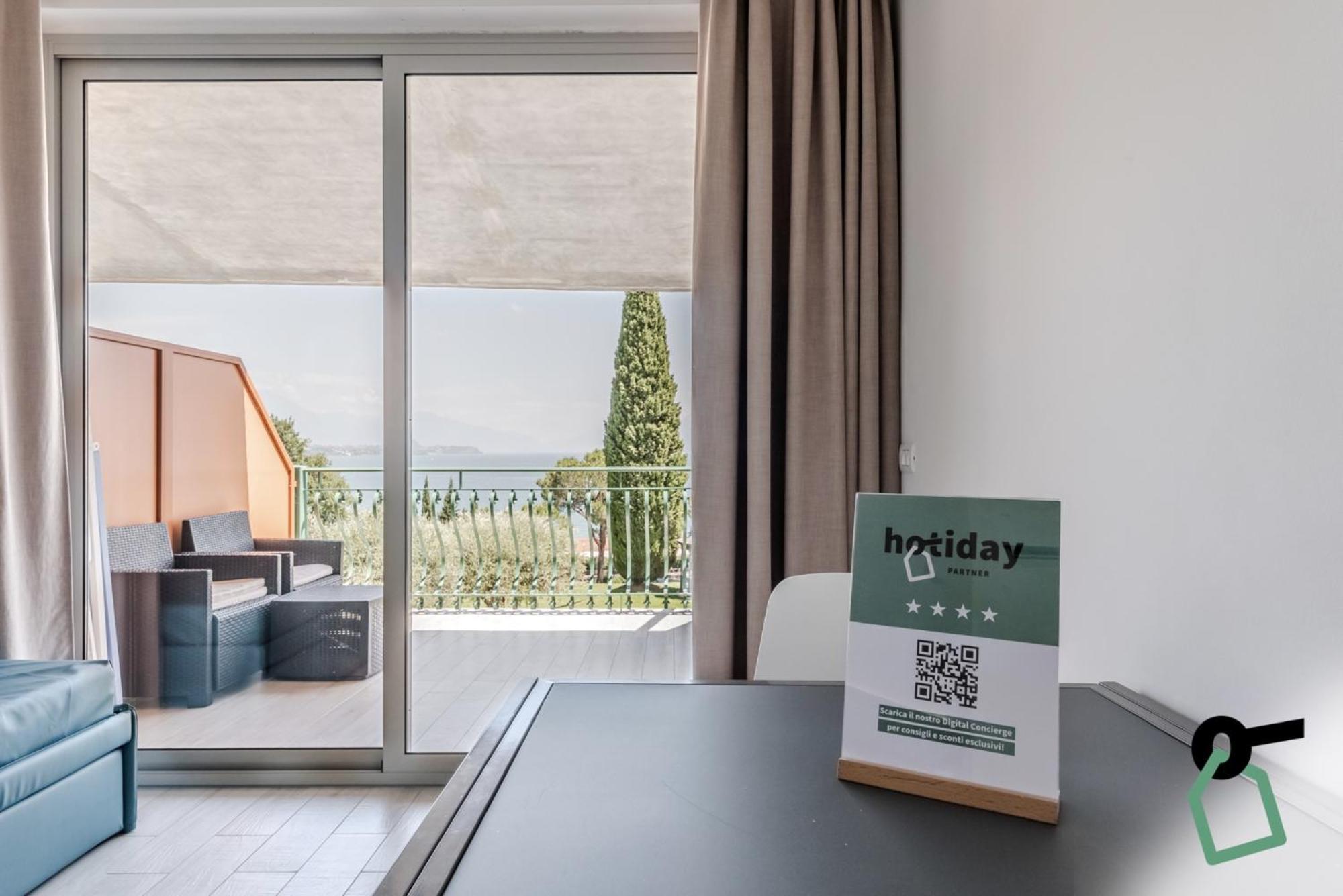 Hotiday Apartment Collection - Desenzano Desenzano del Garda Eksteriør billede