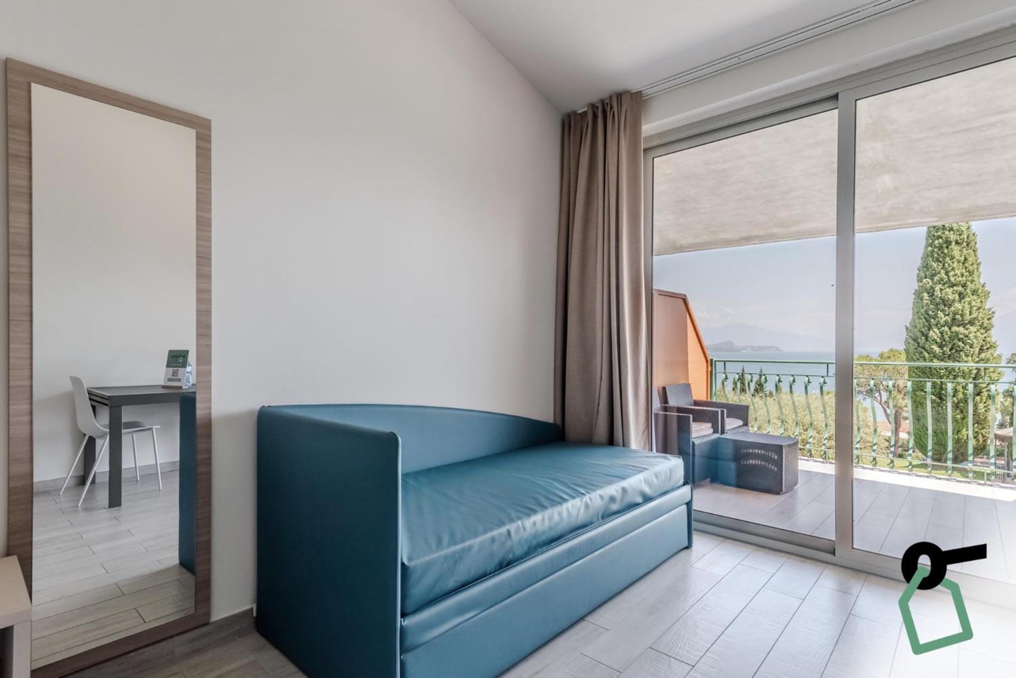Hotiday Apartment Collection - Desenzano Desenzano del Garda Eksteriør billede