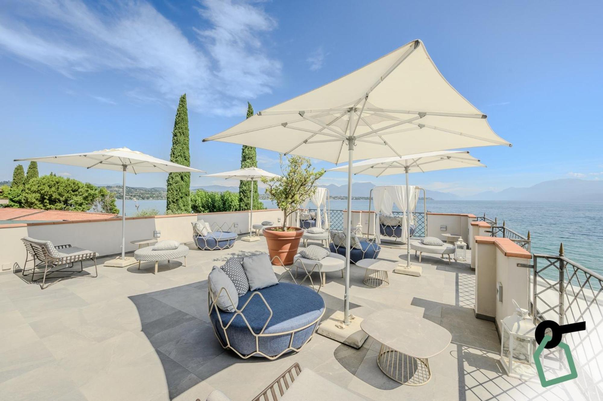 Hotiday Apartment Collection - Desenzano Desenzano del Garda Eksteriør billede