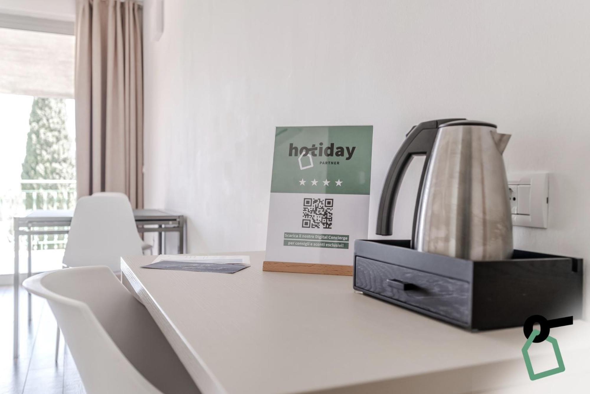 Hotiday Apartment Collection - Desenzano Desenzano del Garda Eksteriør billede
