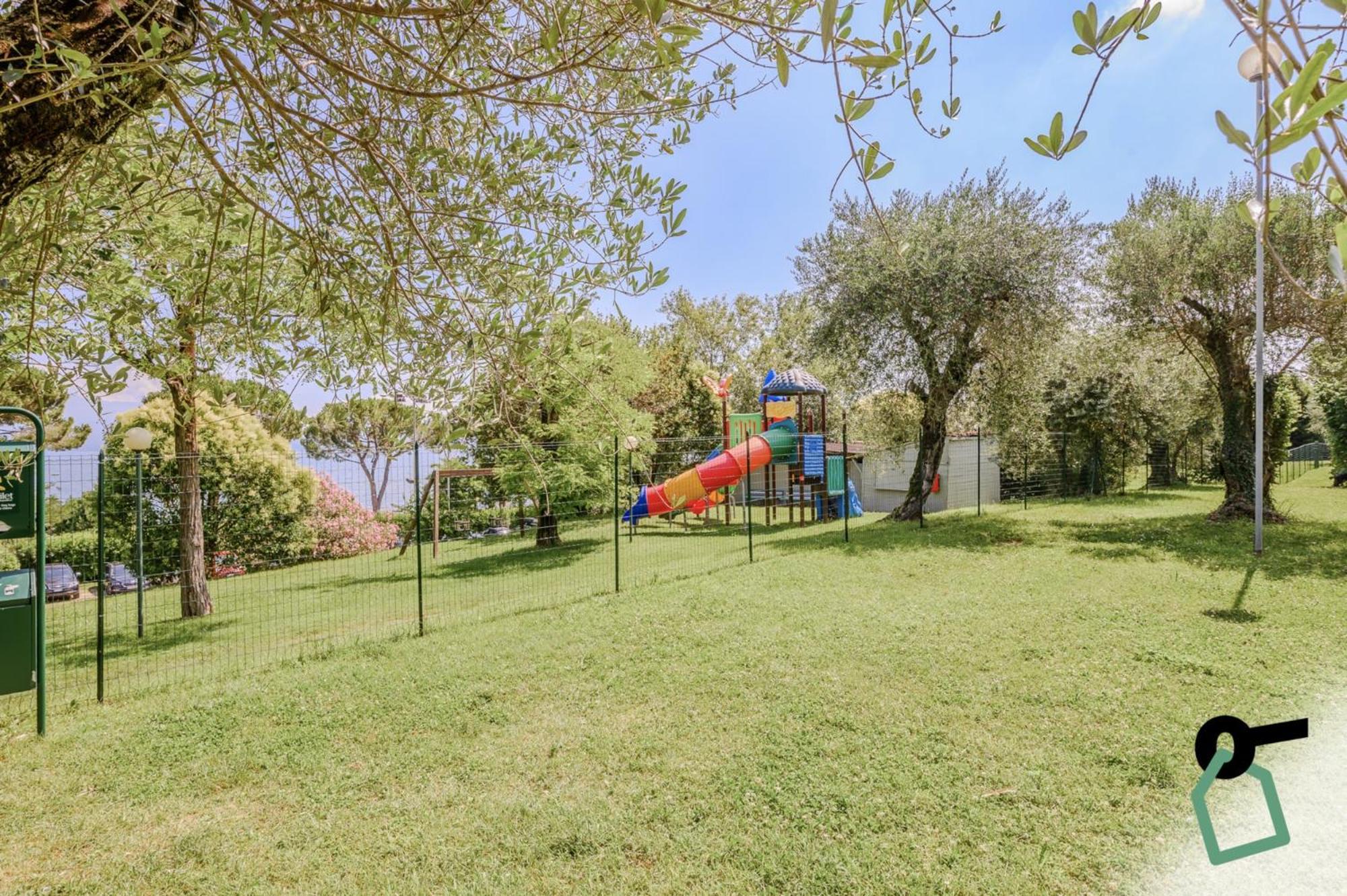 Hotiday Apartment Collection - Desenzano Desenzano del Garda Eksteriør billede