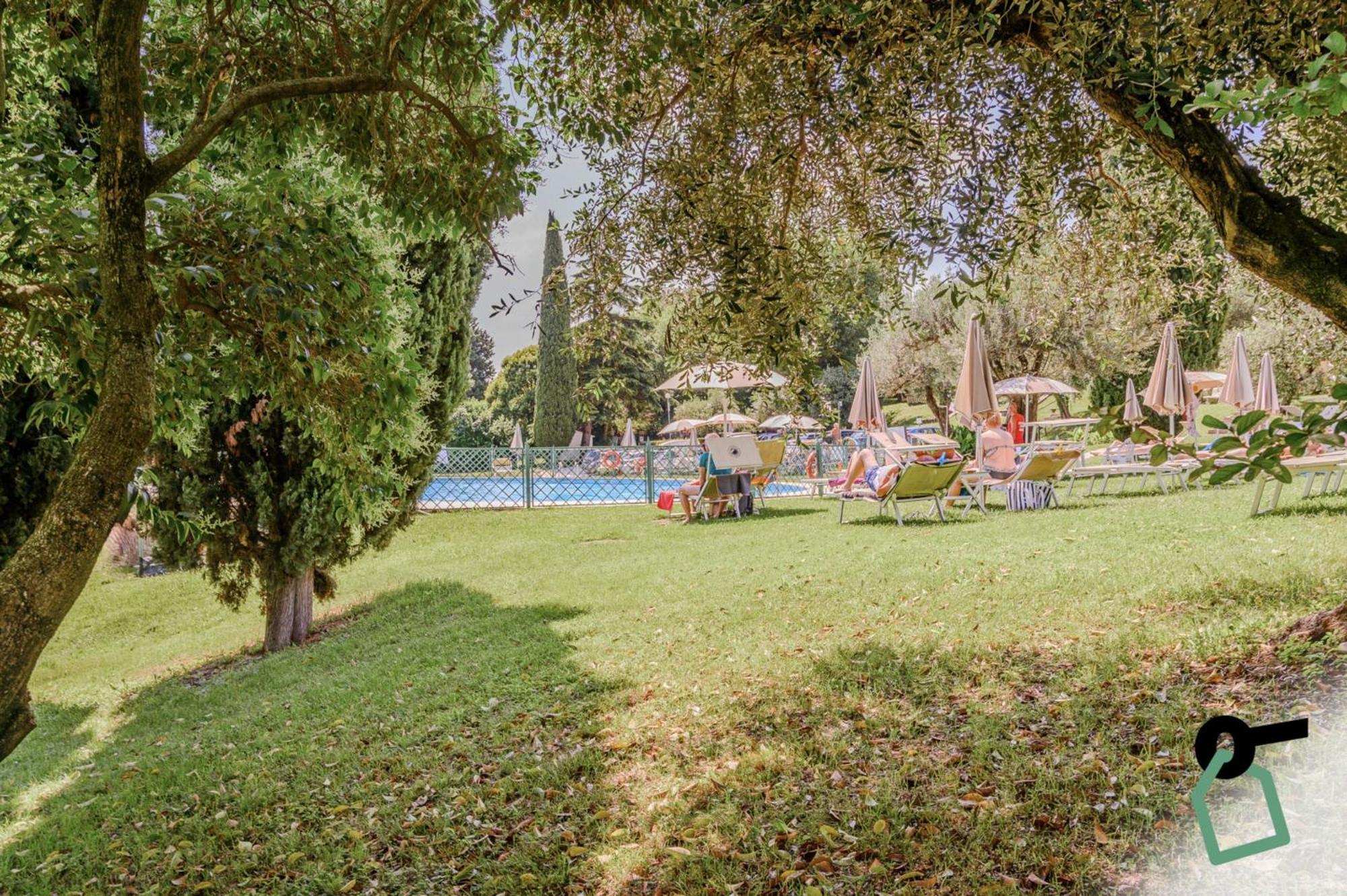 Hotiday Apartment Collection - Desenzano Desenzano del Garda Eksteriør billede